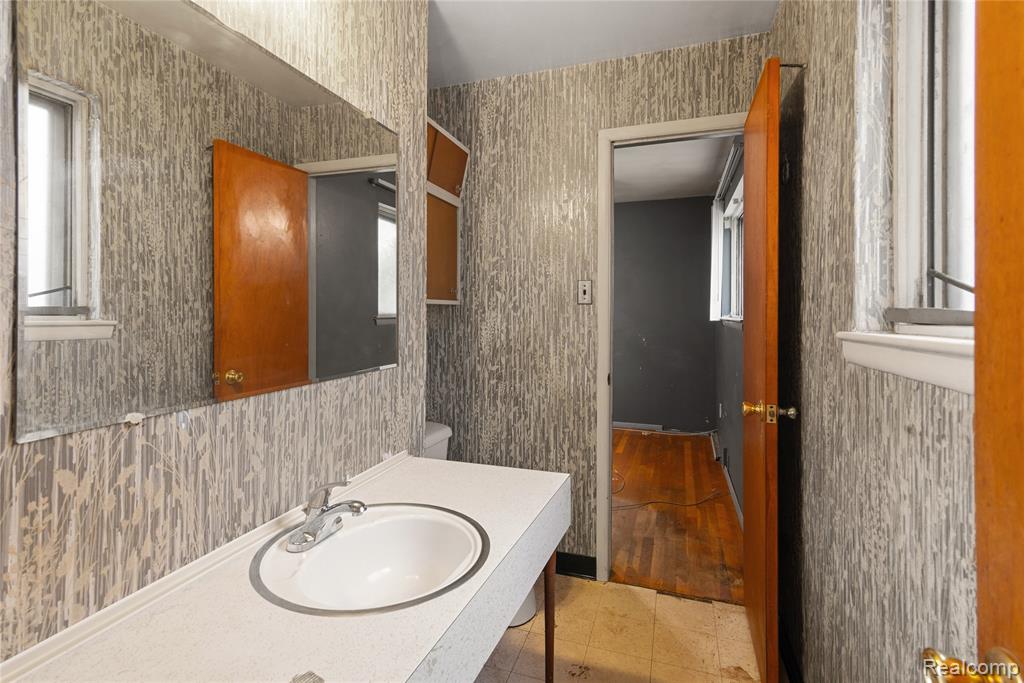 471 S Wildwood Street, Westland, MI 48186 — Photo 13