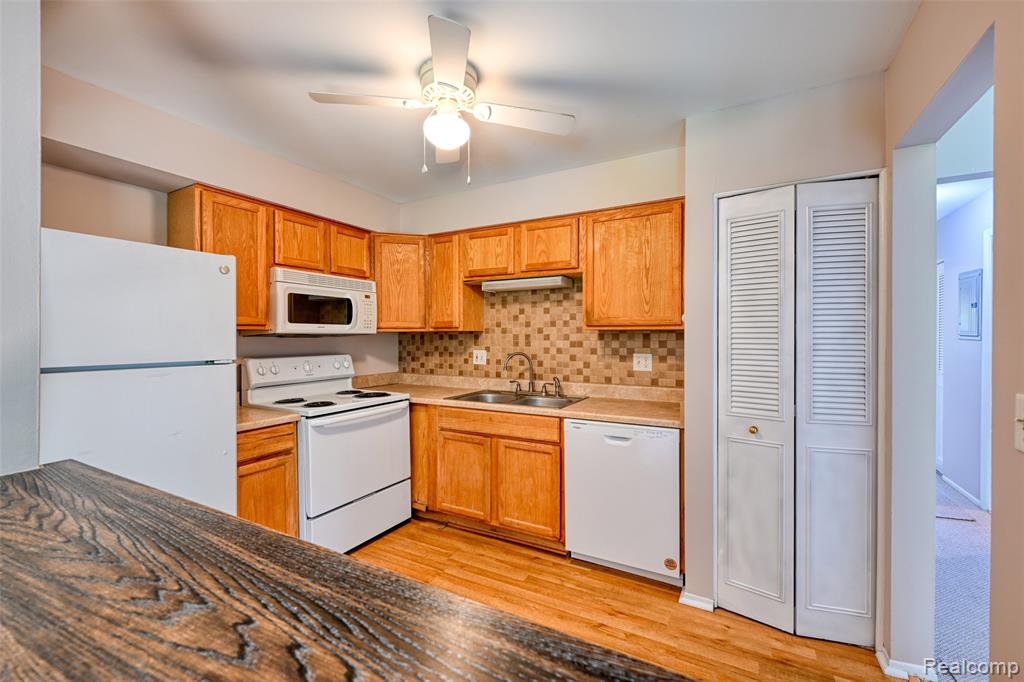 7592 Woodview Street, 4, Westland, MI — Photo 4