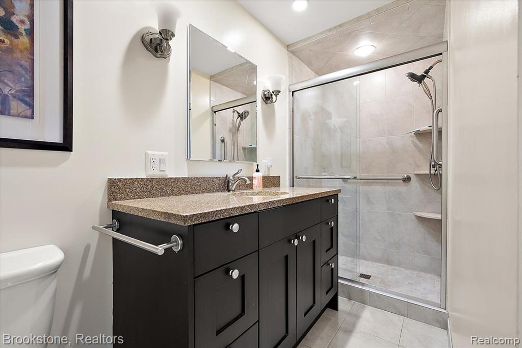 5138 Hale Drive, Troy, MI 48085 — Photo 29