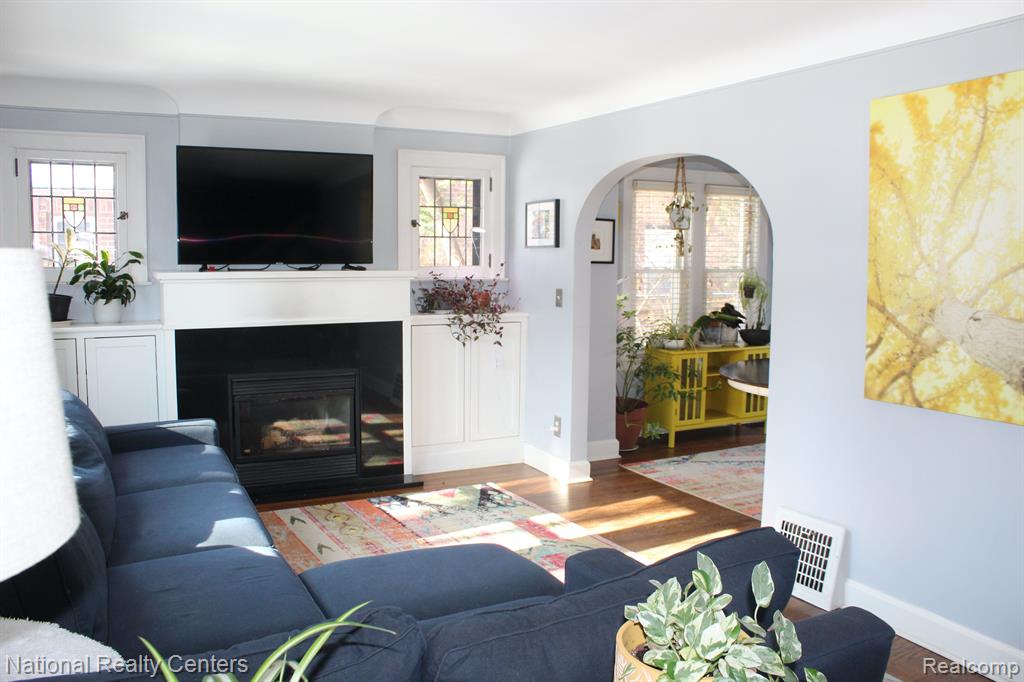 47 MAYWOOD Avenue, Pleasant Ridge, MI — Photo 9