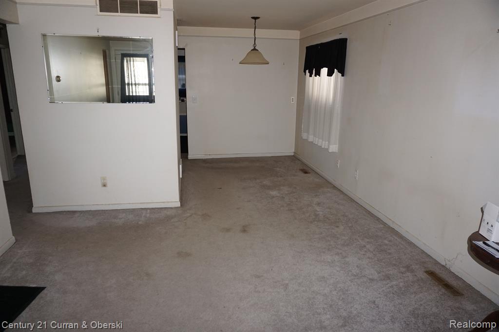 4452 EDGEWOOD Street, Dearborn Heights, MI 48125 — Photo 15