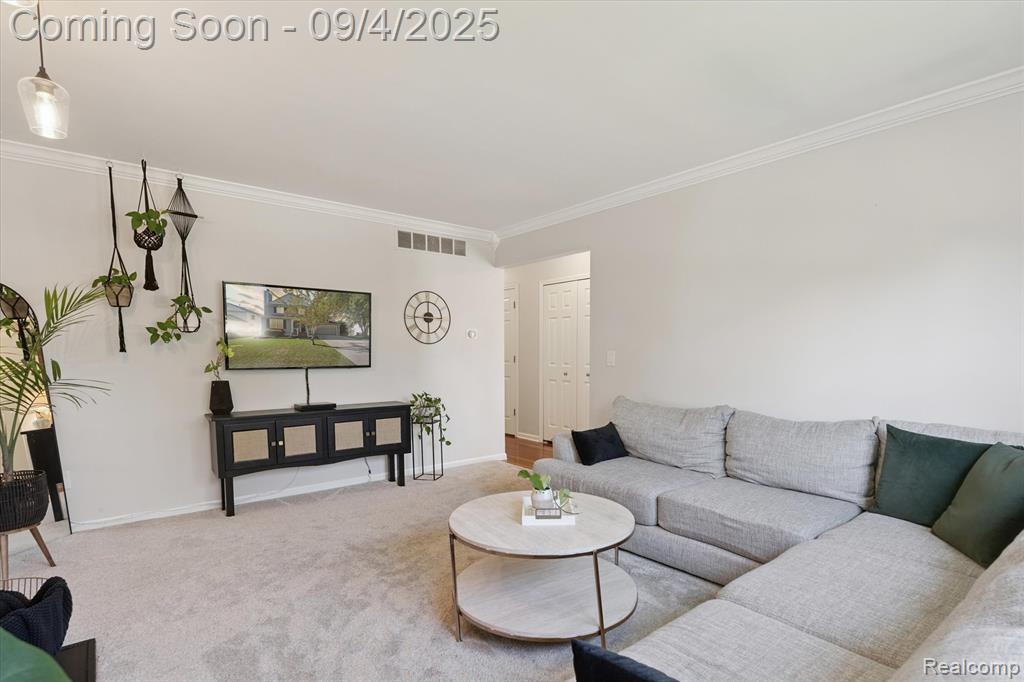 918 E Caroline Street, Fenton, MI 48430 — Photo 8