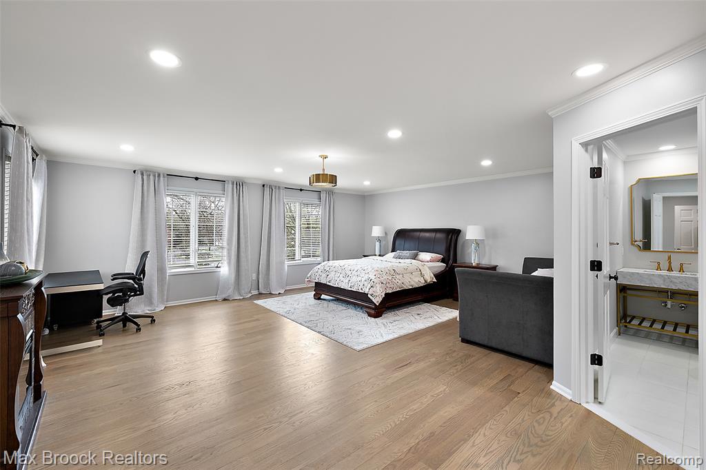 945 Wellsley Court, Bloomfield Hills, MI 48304 — Photo 32