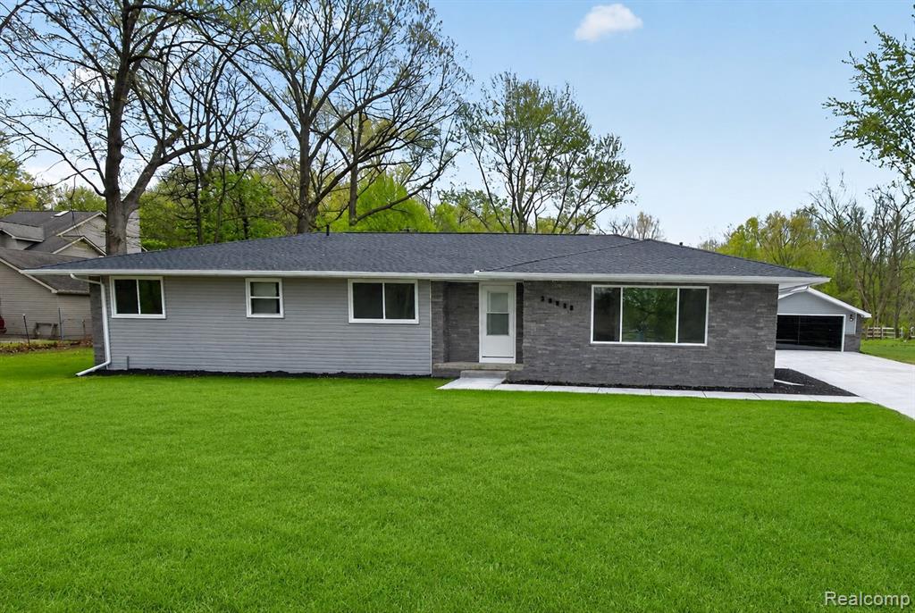 29055 Bredow Avenue, Romulus, MI 48174