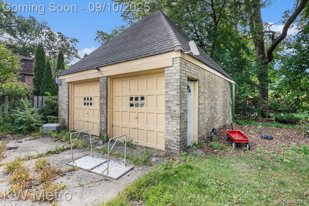 18318 Birchcrest Drive, Detroit, MI 48221 — Photo 16