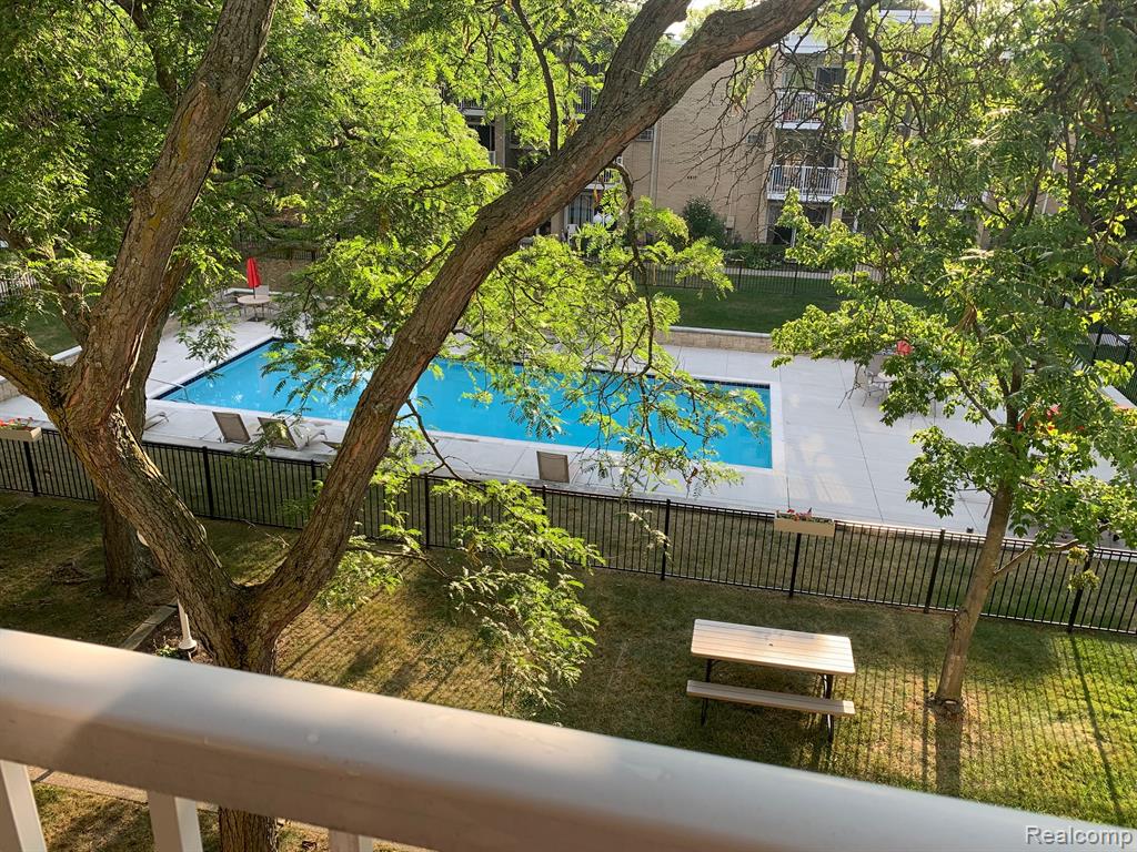 4909 Crooks Road, E 11, Royal Oak, MI 48073 — Photo 5