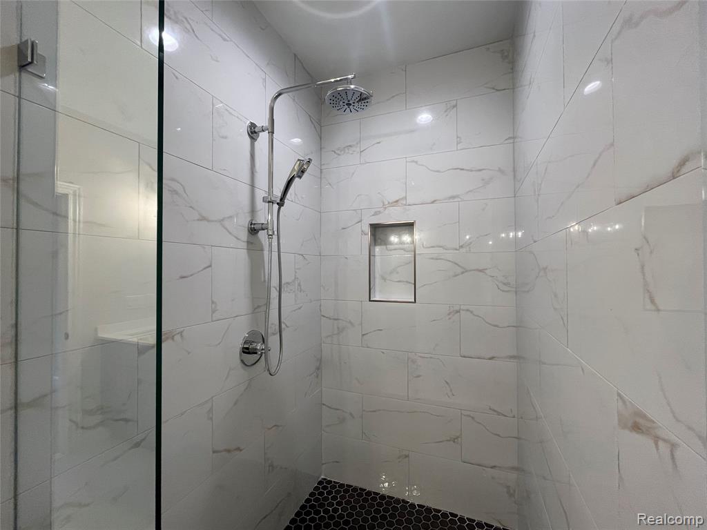 575 Heritage Place, Saint Clair Shores, MI 48080 — Photo 14