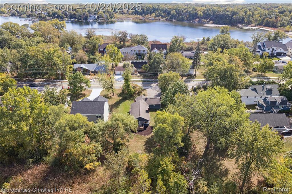 4066 Green Lake Road, West Bloomfield, MI 48324 — Photo 54