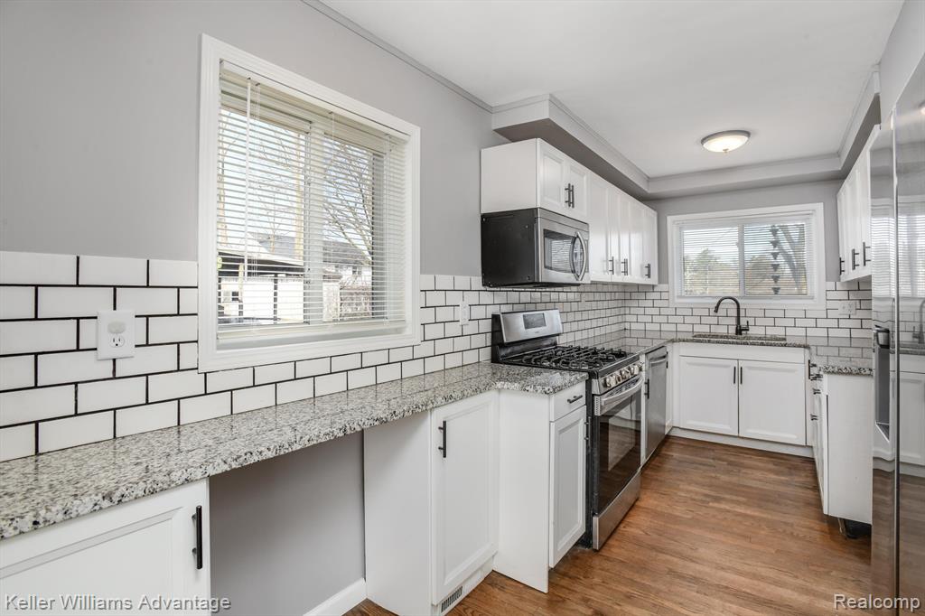 547 E SUMMIT Street, Milford, MI 48381 — Photo 6