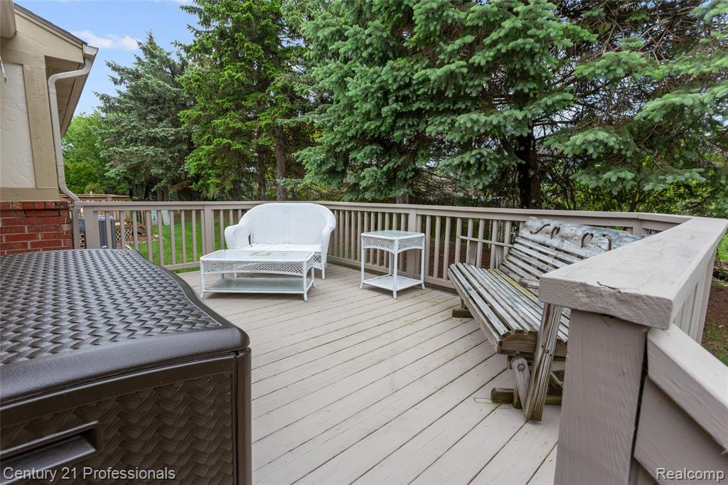 18344 Greenmeadow Drive, Clinton Twp, MI 48038 — Photo 33