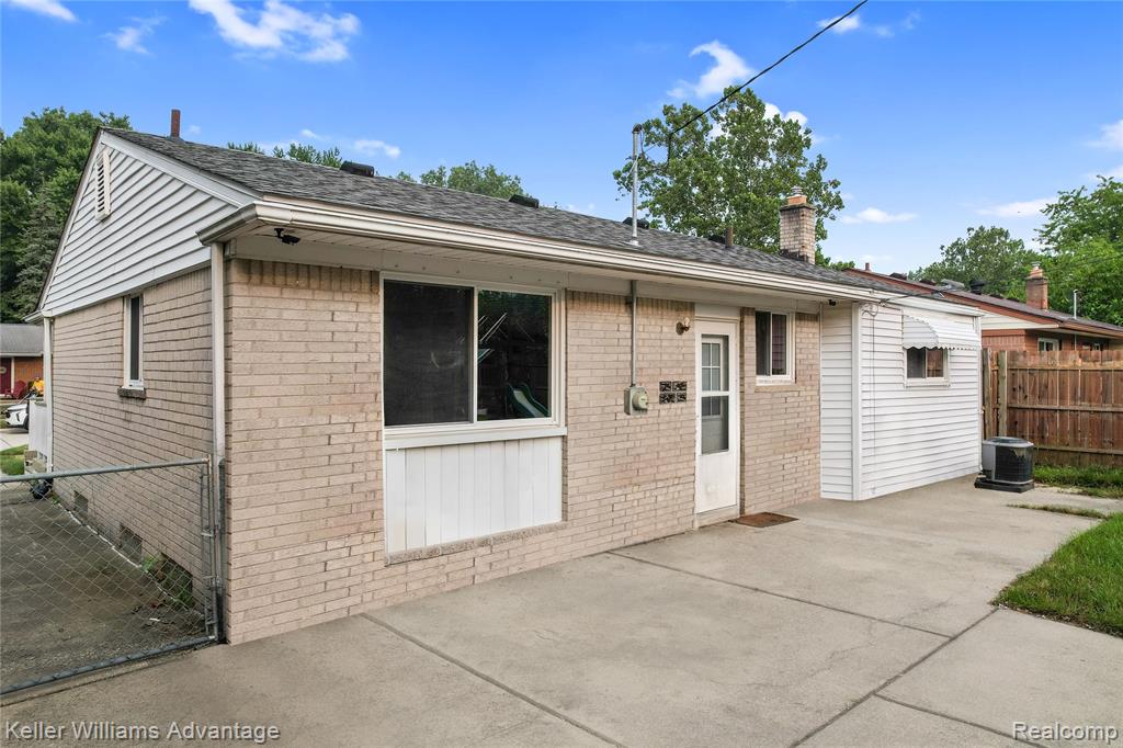 834 Forest Street, Westland, MI 48186 — Photo 36