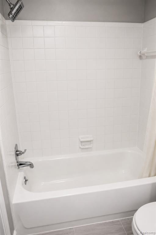 269 Lake Village Drive, Walled Lake, MI 48390 — Photo 16