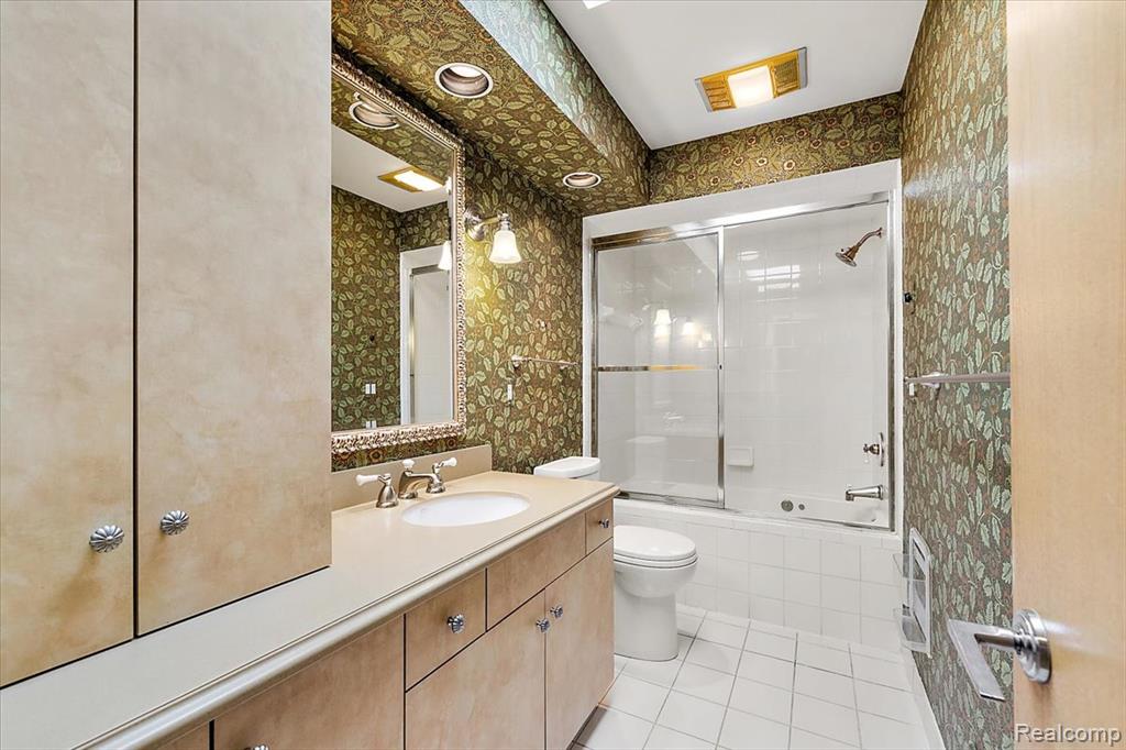 700 Lakeside Drive, Birmingham, MI 48009 — Photo 27