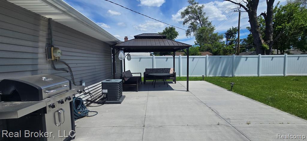 29521 Florence Street, Garden City, MI — Photo 11