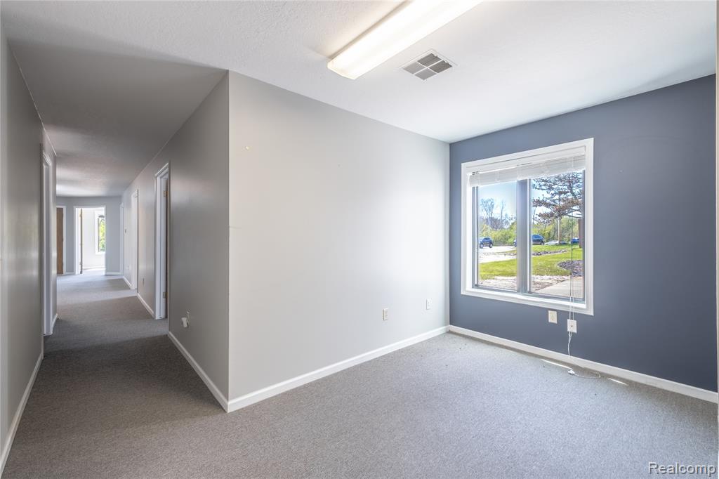 536 Perry Road, Grand Blanc, MI 48439 — Photo 15