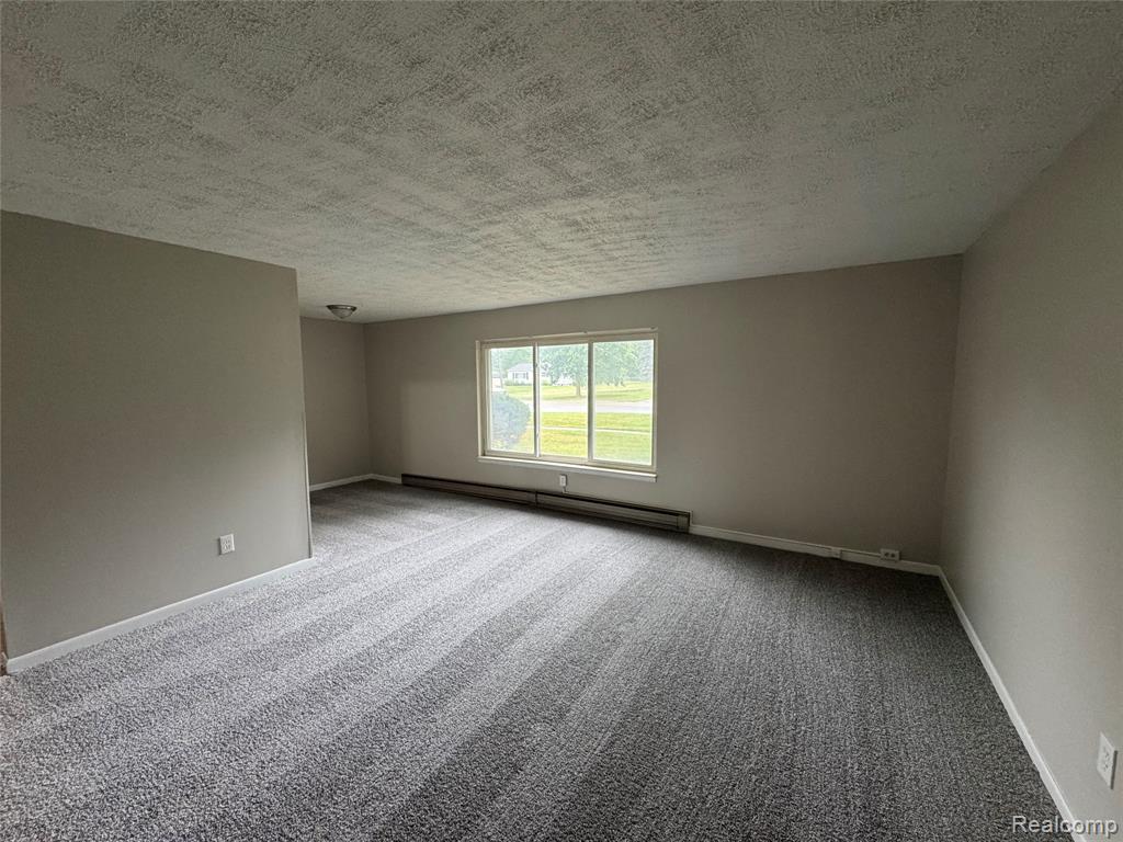 1890 Colonial Village Way, 1, Waterford, MI 48328 — Photo 2