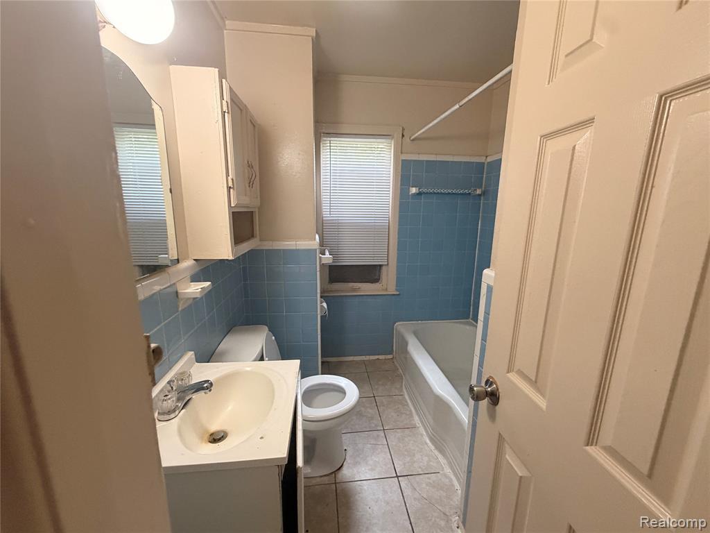 9529 Auburn Street, Detroit, MI 48228 — Photo 12