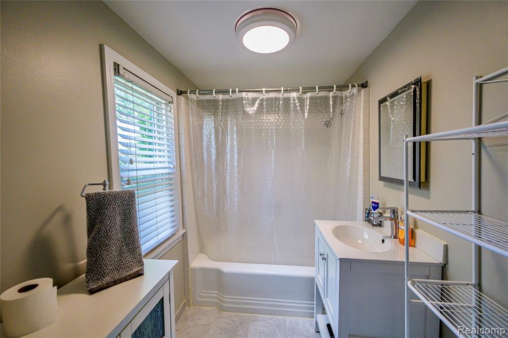 3566 Buckingham Avenue, Berkley, MI 48072 — Photo 28