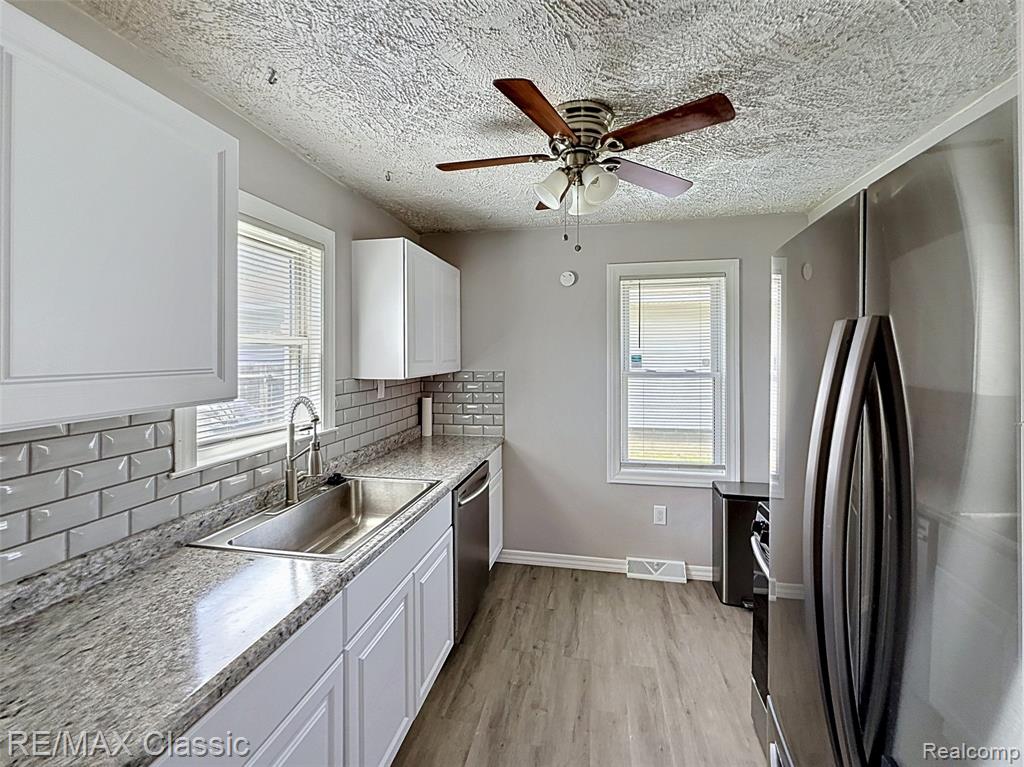 28455 Birchlawn Street, Garden City, MI — Photo 8