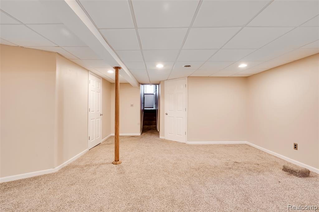 24705 Colonial Drive, Woodhaven, MI 48183 — Photo 37