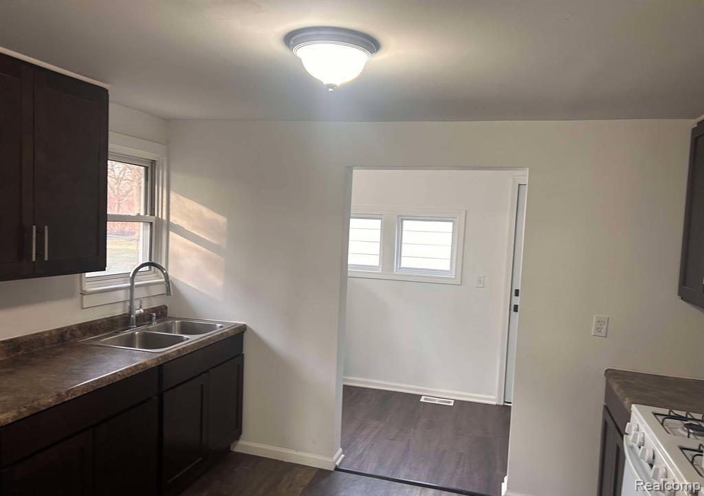 8083 Crapo Street, Swartz Creek, MI 48473 — Photo 10