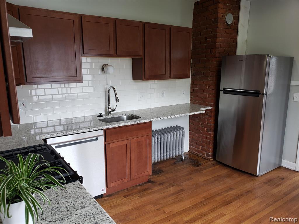 2511 SEYBURN Street, Detroit, MI 48214 — Photo 10