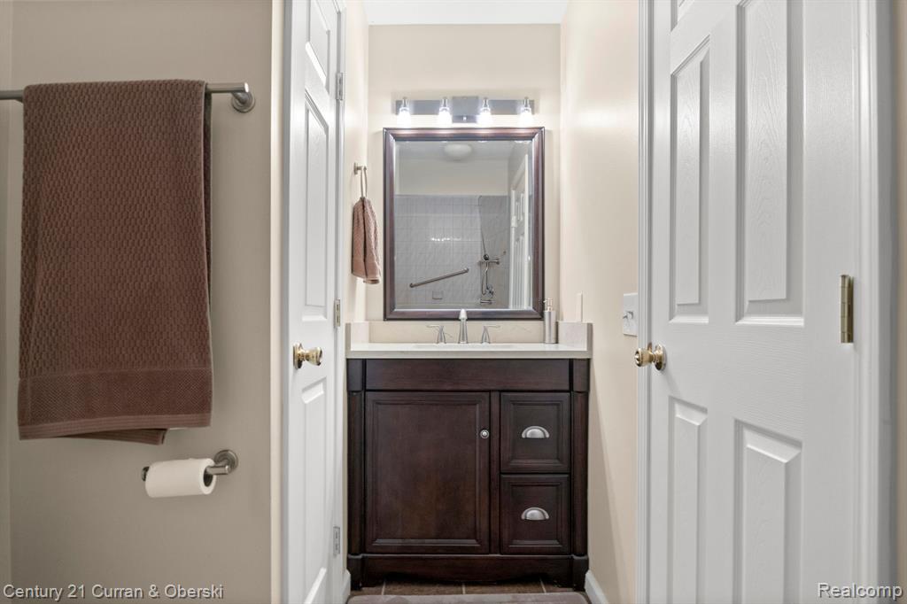 8821 NORTHAMPTON Drive, Plymouth, MI 48170 — Photo 30