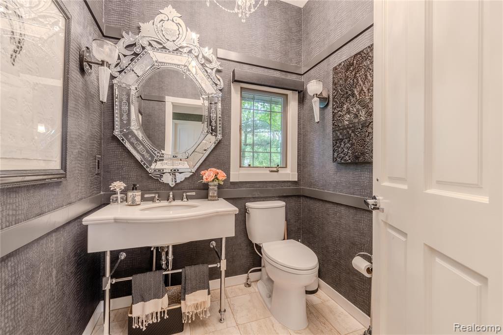 4054 Cranbrook Court, Bloomfield Hills, MI 48301 — Photo 11