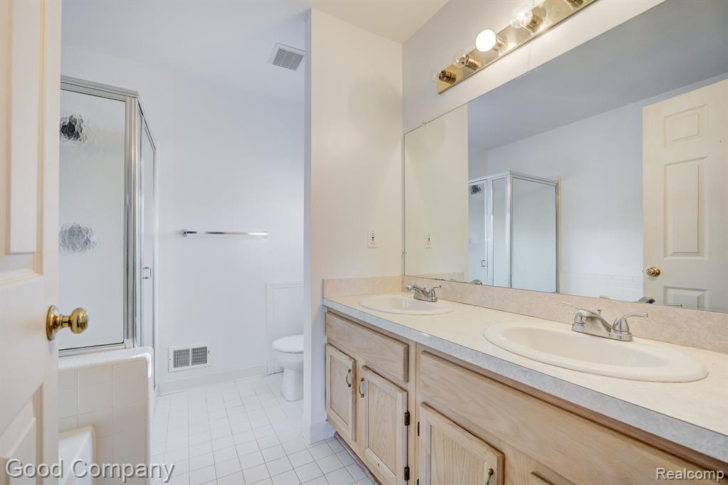 45293 HORSESHOE Circle, Canton, MI 48187 — Photo 25