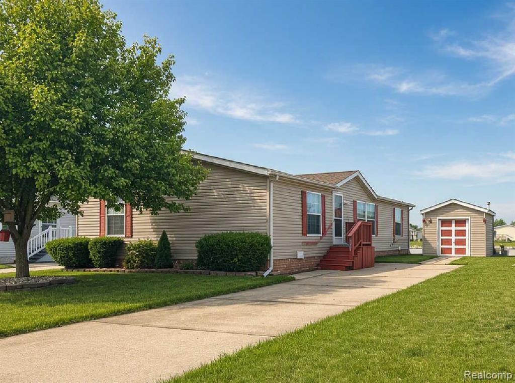 29258 Hidden River Drive, Gibraltar, MI