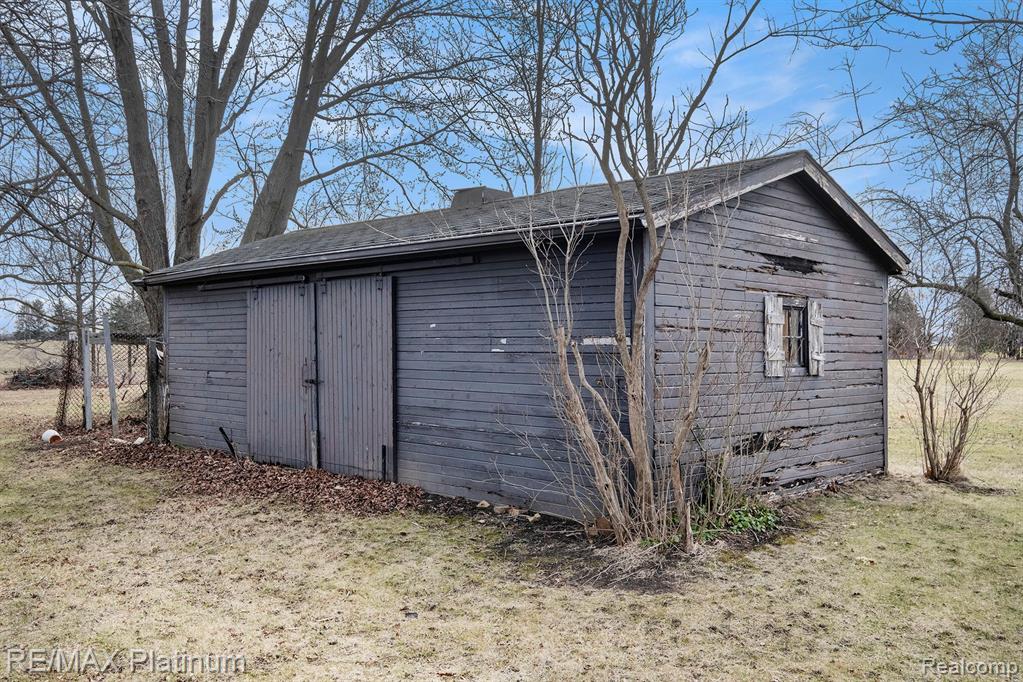 17801 CORUNNA Road, Chesaning, MI 48616 — Photo 6