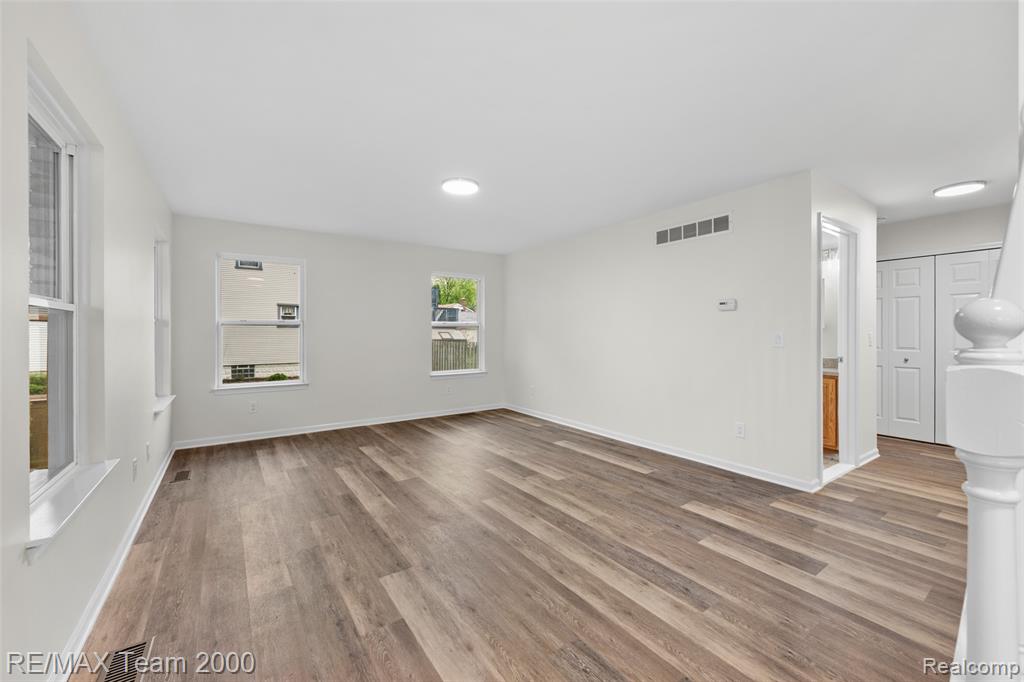 4253 Polk Street, Dearborn Heights, MI 48125 — Photo 8