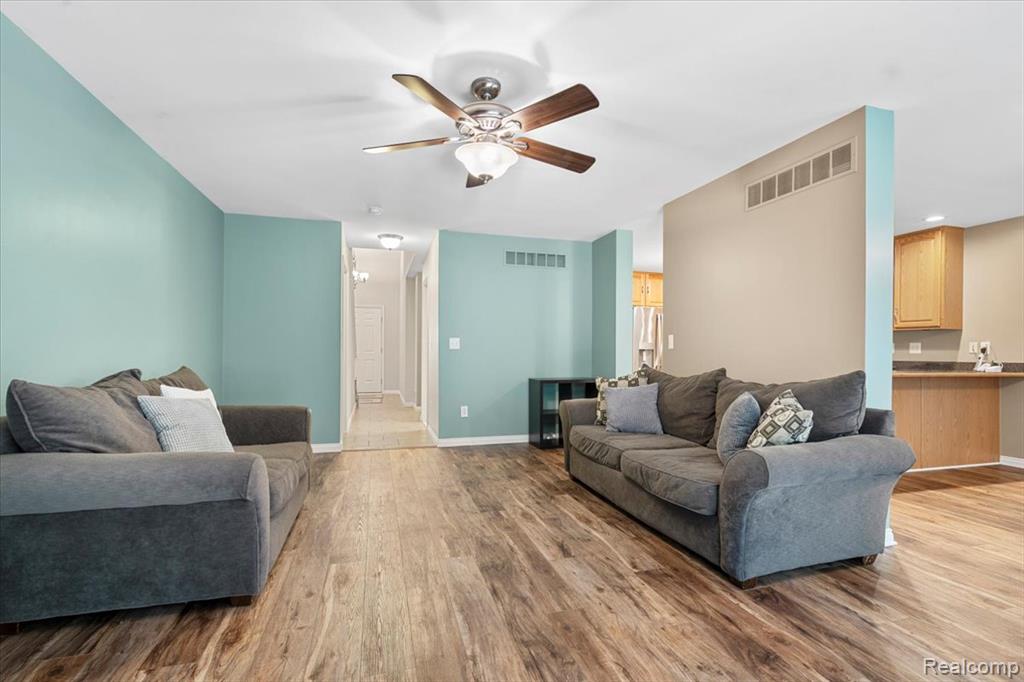 17452 Ava Court, New Boston, MI 48164 — Photo 10
