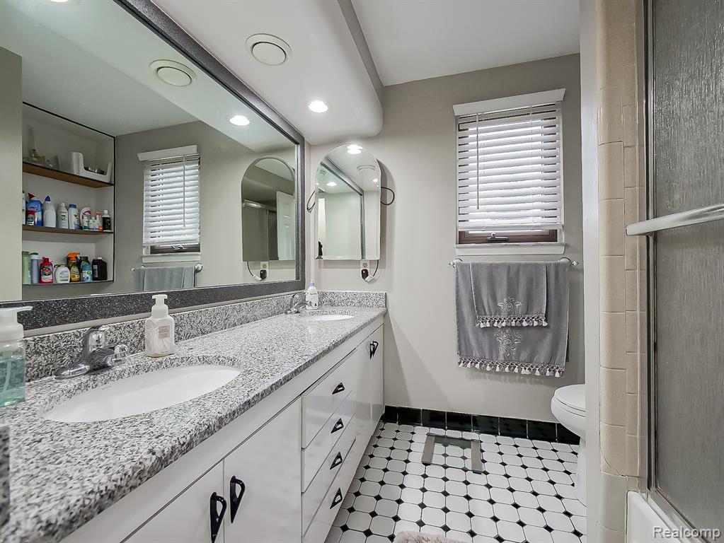 5152 Bayside Drive, Troy, MI 48098 — Photo 31