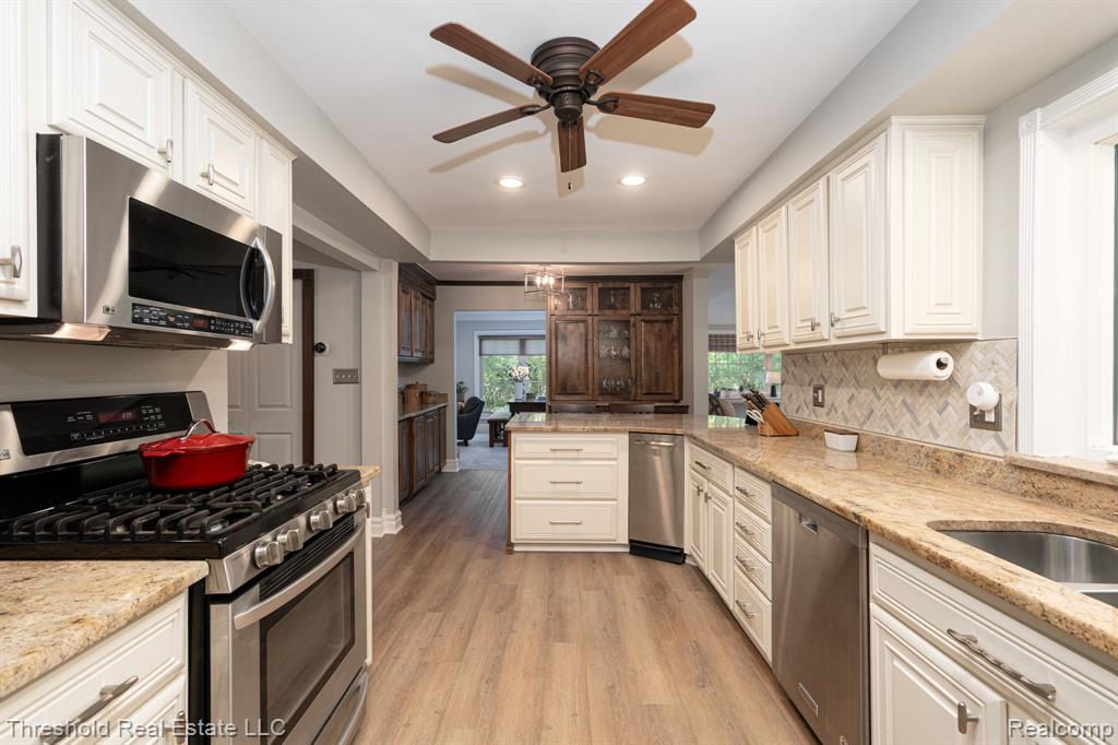 29090 Kendallwood Drive, Farmington, MI 48334 — Photo 12