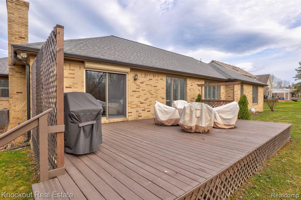 9350 OAKMONT Drive, Grand Blanc, MI 48439 — Photo 49