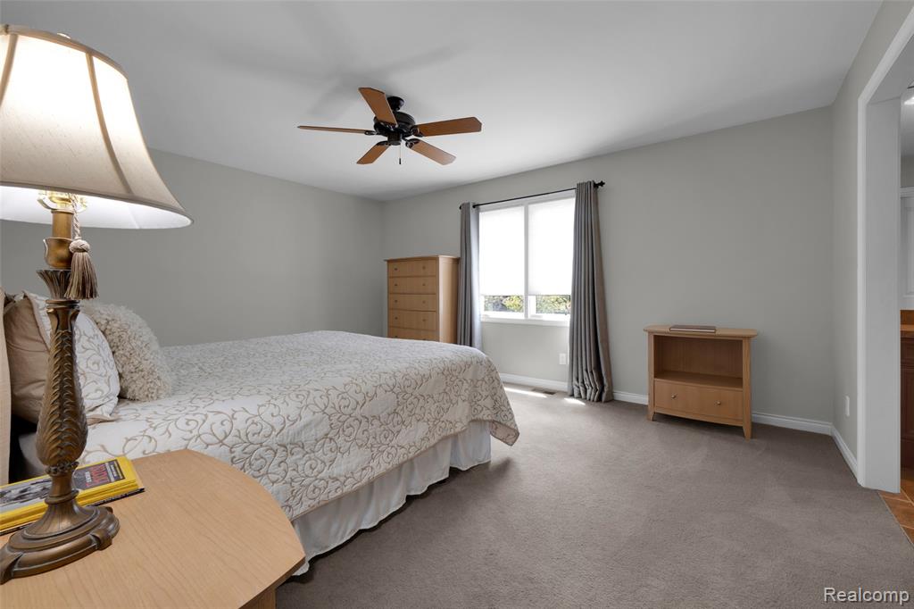 4502 Forest Edge Lane, West Bloomfield, MI 48323 — Photo 43