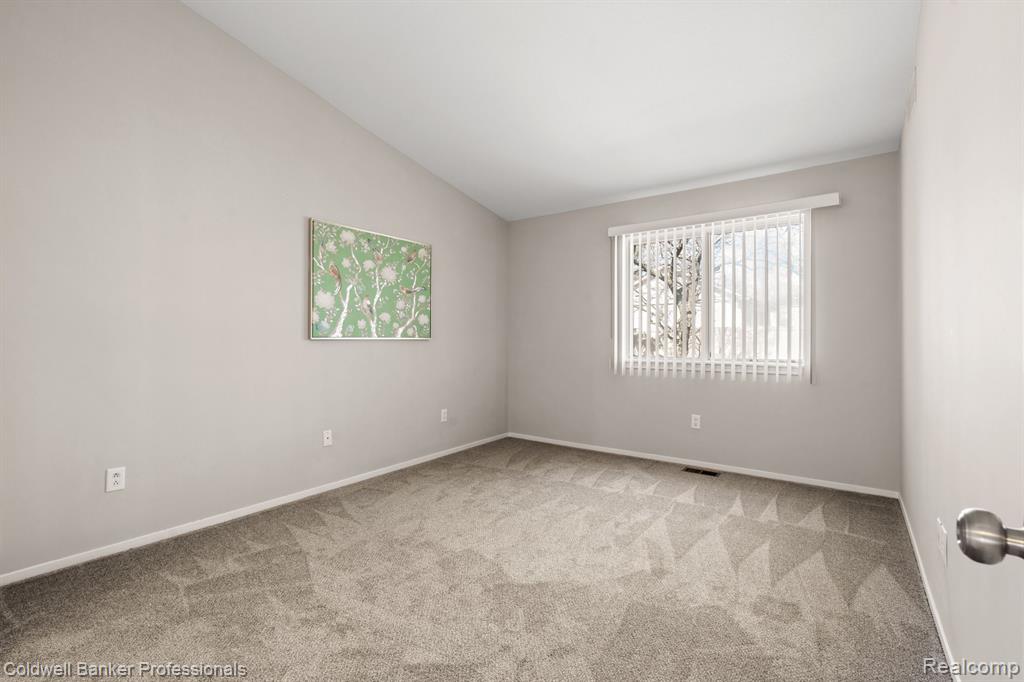 6769 QUAIL RUN Circle N, Westland, MI — Photo 19
