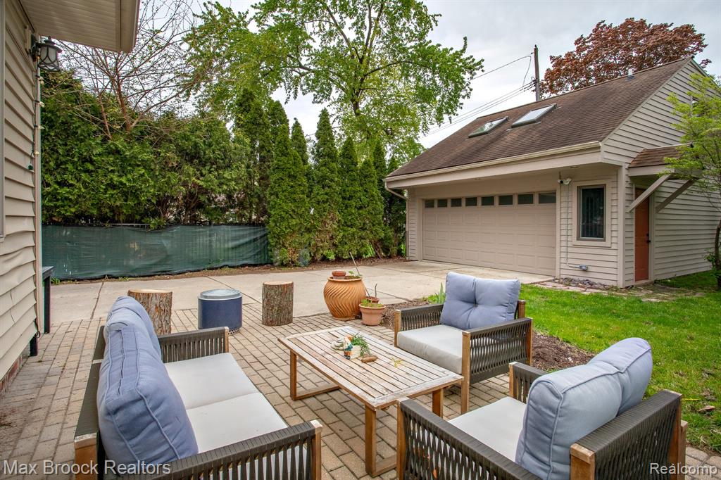12769 Lasalle Lane, Huntington Woods, MI — Photo 55
