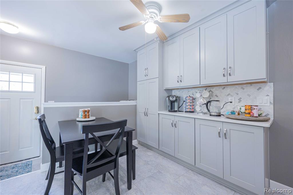 25298 Castlewood Drive, Woodhaven, MI 48183 — Photo 19