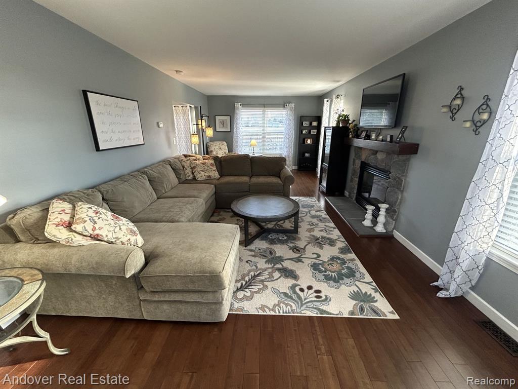 6031 HOLT Road, Holt, MI 48842 — Photo 8