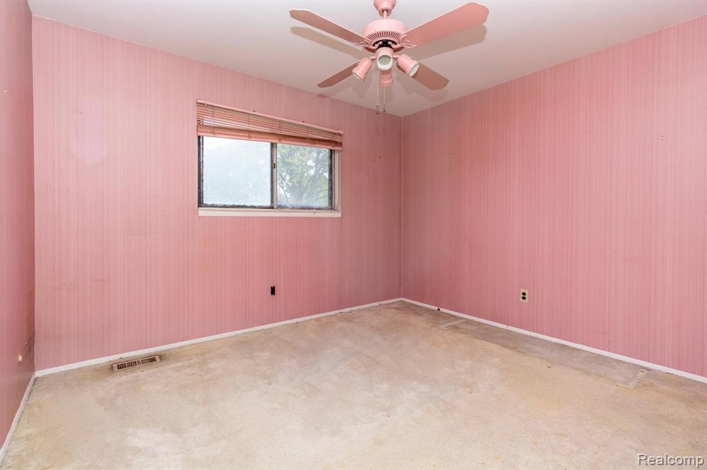 4996 Sanford Drive, Sterling Heights, MI 48310 — Photo 13