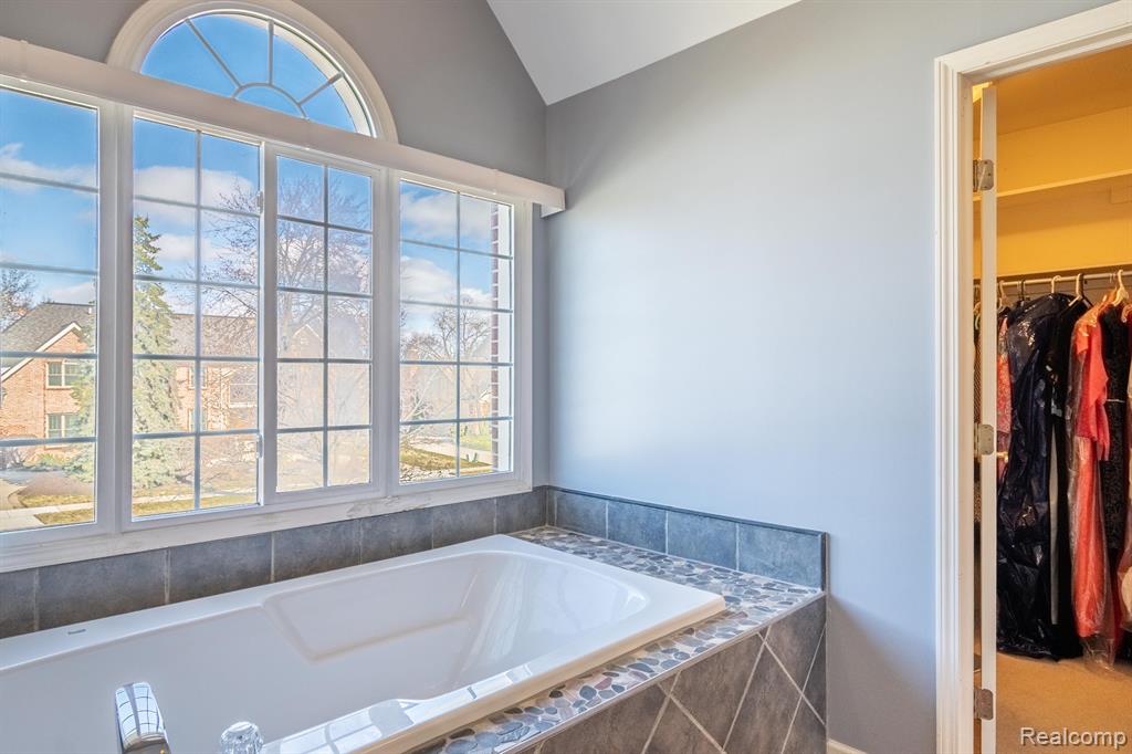 49035 QUAIL RUN Drive S, Plymouth, MI 48170 — Photo 36