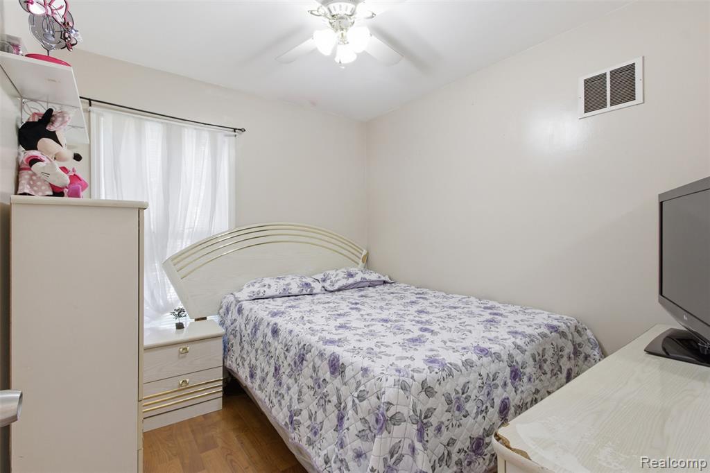 11293 Delano Street, Romulus, MI 48174 — Photo 13