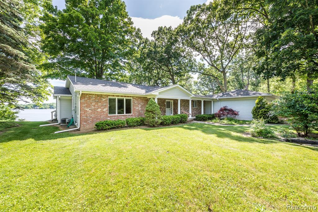 7636 THARP Drive, Whitmore Lake, MI 48189 — Photo 19