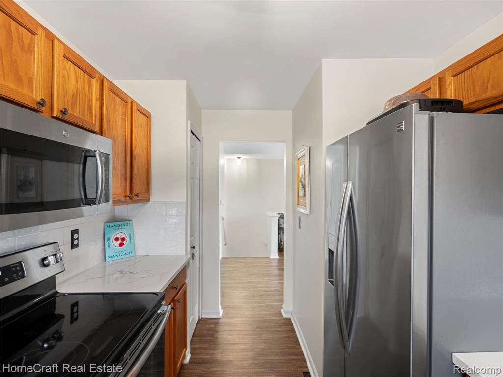 16880 DOVER Drive, 120, Northville, MI 48168 — Photo 13