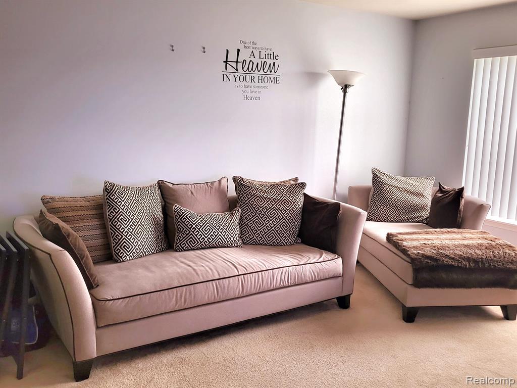 44275 PRINCETON Drive, Clinton Twp, MI 48038 — Photo 8