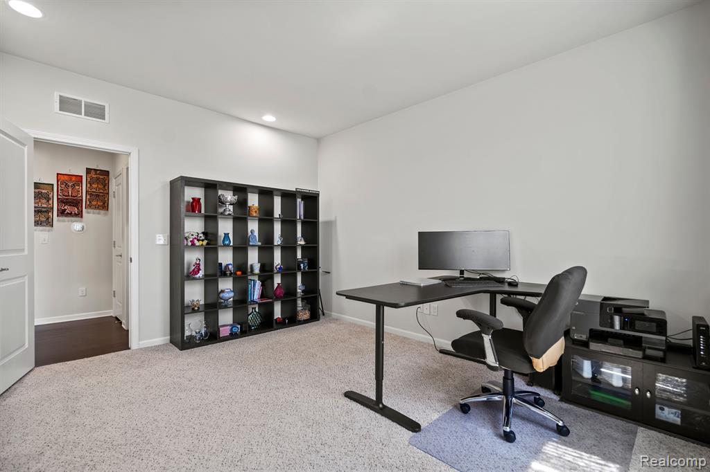 4562 Cloverdale Court, Lake Orion, MI — Photo 29