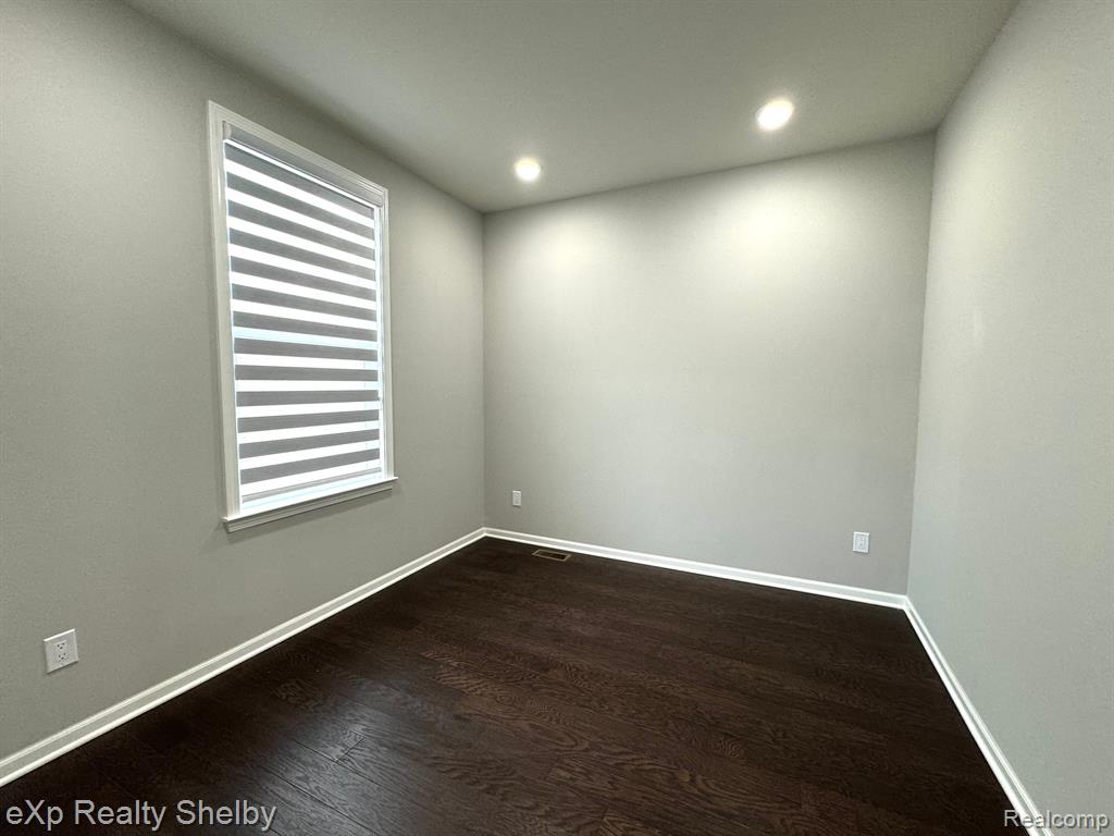 49477 Hummel Dr, Macomb, MI 48044 — Photo 20