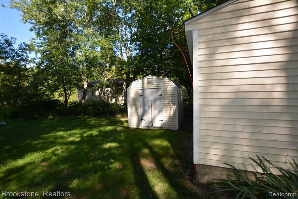419 E Glass Road, Ortonville, MI 48462 — Photo 21